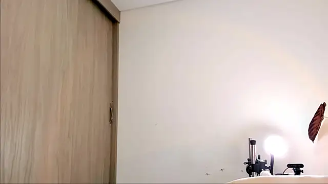 Snapshot of aalyce_syn chatting on September 2025 05:57:02 PM aalyce syn online show from September 2025 05:57:02 PM