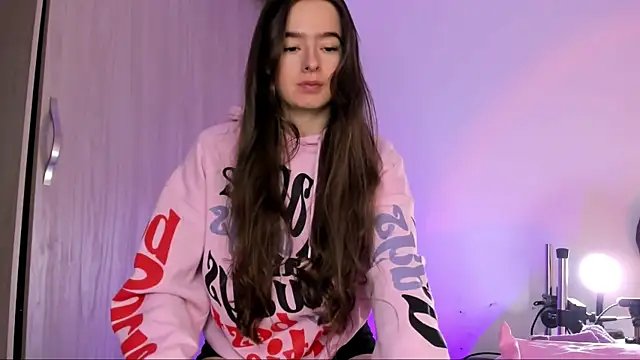 Snapshot of aalyce_syn chatting on November 2025 05:04:01 PM aalyce syn online show from November 2025 05:04:01 PM