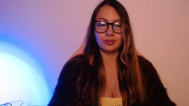 Snapshot of lalawhitte chatting on December 2025 09:53:01 PM lalawhitte online show from December 2025 09:53:01 PM