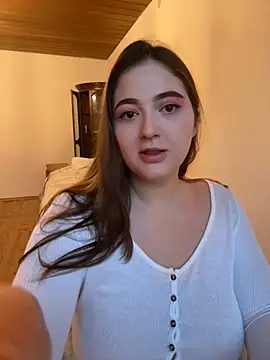 Kamilla Loop online show from January 2025 03:31:02 PM