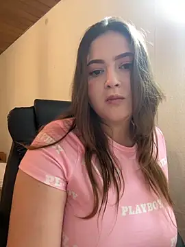 Kamilla Loop online show from October 2025 09:38:01 PM