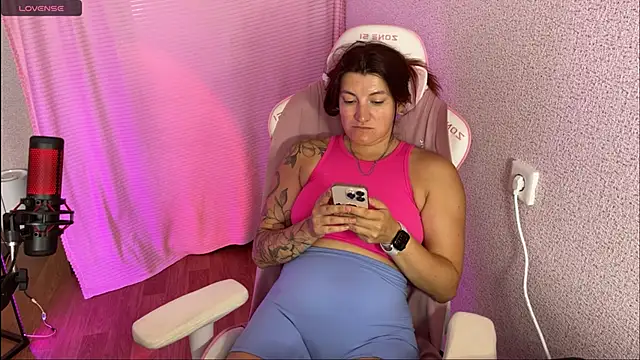 Katrin  kiss online show from September 2025 09:12:02 AM