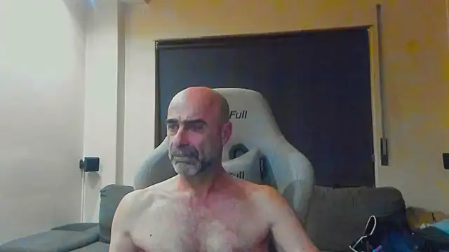 Snapshot of Bicopflirt chatting on May 2026 12:52:01 AM Bicopflirt online show from May 2026 12:52:01 AM