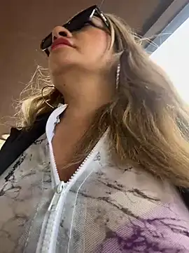 Snapshot of Afroditecash chatting on February 2025 05:30:01 PM Afroditecash online show from February 2025 05:30:01 PM