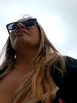 Snapshot of Afroditecash chatting on February 2025 08:20:02 PM Afroditecash online show from February 2025 08:20:02 PM