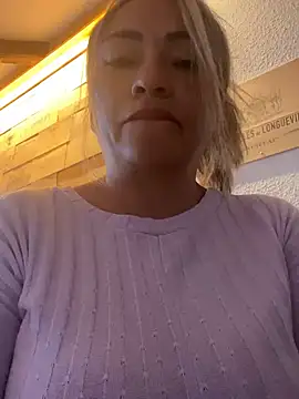 Snapshot of Afroditecash chatting on February 2025 04:25:02 PM Afroditecash online show from February 2025 04:25:02 PM