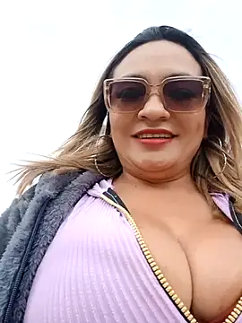 Snapshot of Afroditecash chatting on September 2025 06:35:01 PM Afroditecash online show from September 2025 06:35:01 PM