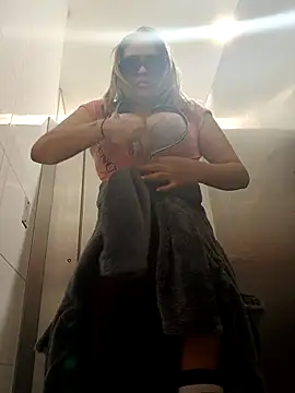 Snapshot of Afroditecash chatting on October 2025 06:18:02 PM Afroditecash online show from October 2025 06:18:02 PM