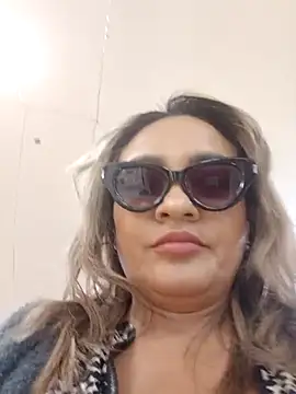 Snapshot of Afroditecash chatting on October 2025 06:09:01 PM Afroditecash online show from October 2025 06:09:01 PM