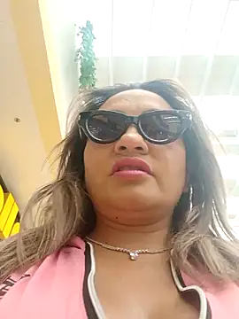 Snapshot of Afroditecash chatting on November 2025 04:28:01 PM Afroditecash online show from November 2025 04:28:01 PM