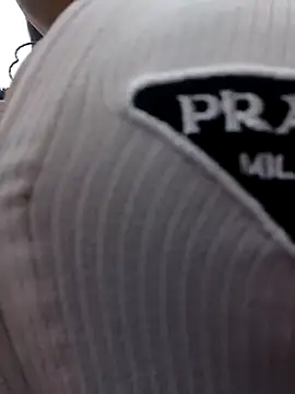 Snapshot of Afroditecash chatting on November 2025 06:32:01 PM Afroditecash online show from November 2025 06:32:01 PM