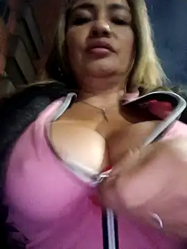 Snapshot of Afroditecash chatting on February 2026 11:47:02 PM Afroditecash online show from February 2026 11:47:02 PM