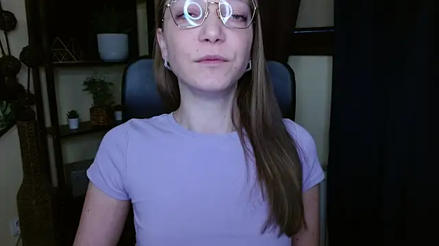 EmillyPlay online show from February 2026 06:31:01 AM