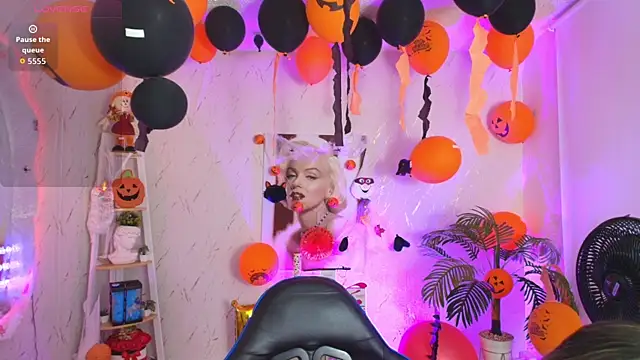 Snapshot of SALOOMEE__ chatting on October 2025 11:25:01 AM SALOOMEE online show from October 2025 11:25:01 AM