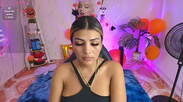 Snapshot of SALOOMEE__ chatting on October 2025 11:28:02 PM SALOOMEE online show from October 2025 11:28:02 PM