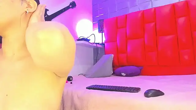 Snapshot of Sasha-sweet chatting on November 2025 07:24:02 PM Sasha-sweet online show from November 2025 07:24:02 PM