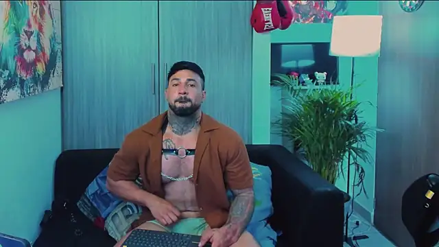 naugthy dominant online show from November 2025 03:56:02 PM