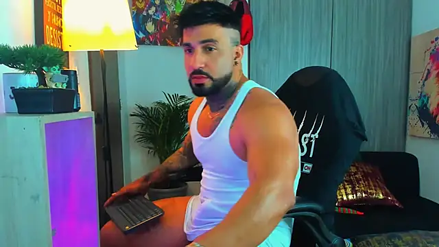 naugthy dominant online show from December 2025 11:20:02 PM