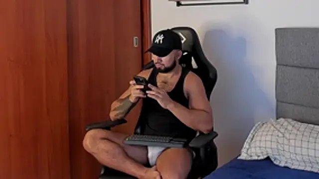 ethaanjones online show from November 2025 08:19:02 PM