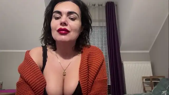 Snapshot of DESIREjenny chatting on December 2025 08:34:01 AM DESIREjenny online show from December 2025 08:34:01 AM