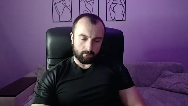 brindlefly6969 online show from November 2025 11:43:02 AM