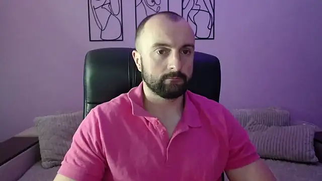 brindlefly6969 online show from February 2026 11:32:01 AM