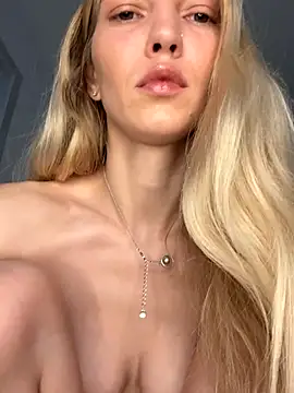 Snapshot of Adelina0001 chatting on November 2025 03:18:02 AM Adelina0001 online show from November 2025 03:18:02 AM