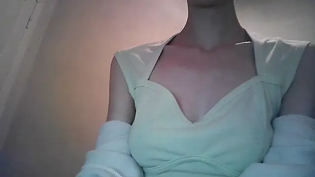 ElizaSwon online show from September 2025 04:18:01 PM