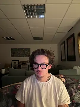 Snapshot of hardmecl chatting on December 2024 10:45:01 PM hardmecl online show from December 2024 10:45:01 PM