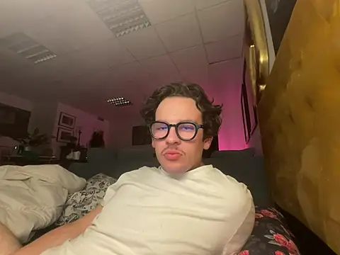 Snapshot of hardmecl chatting on March 2025 07:23:02 PM hardmecl online show from March 2025 07:23:02 PM