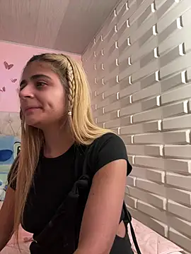 pamell col online show from December 2024 01:43:01 AM