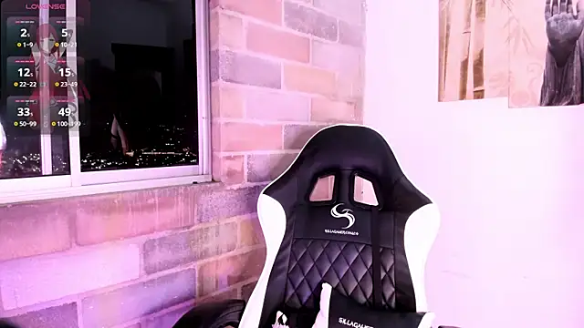 Im Scarlet online show from October 2025 11:42:02 PM