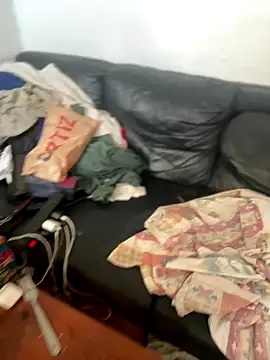 Snapshot of Youns98 chatting on September 2025 04:43:02 PM Youns98 online show from September 2025 04:43:02 PM