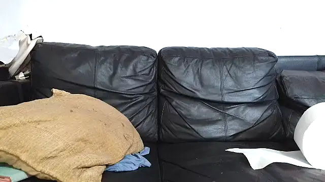 Snapshot of Youns98 chatting on October 2025 03:00:01 PM Youns98 online show from October 2025 03:00:01 PM