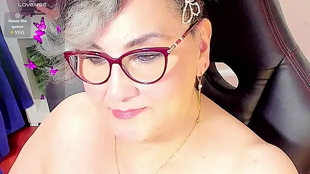 cataleya mom online show from November 2025 09:28:01 PM