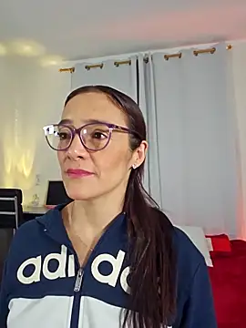 Jessica Herrera  online show from January 2026 10:02:02 PM