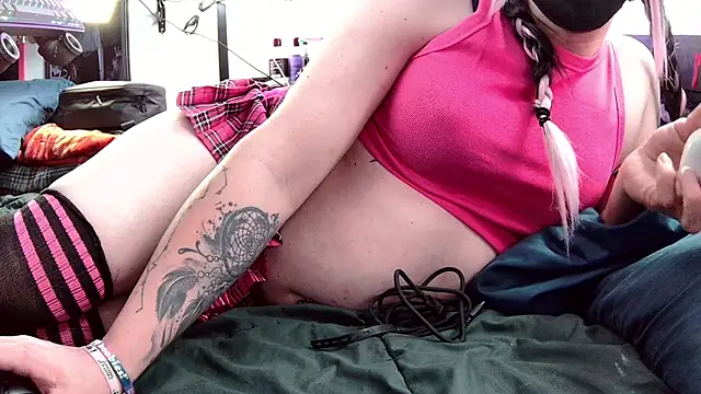 famousALYX online show from June 2026 07:42:02 AM