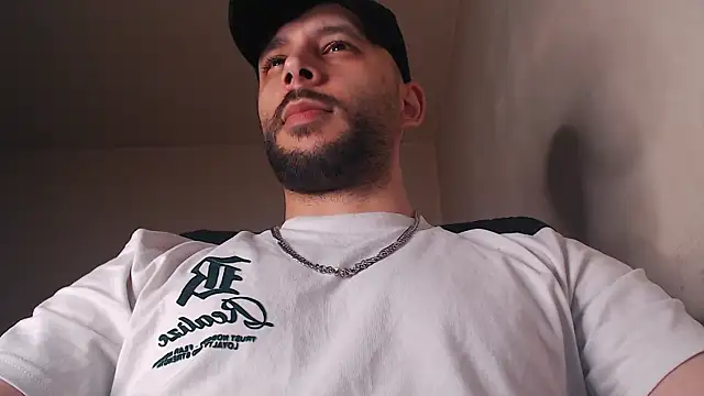 Snapshot of henryaxe chatting on May 2026 04:55:02 PM henryaxe online show from May 2026 04:55:02 PM