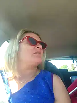 Snapshot of lady_charlyne chatting on January 2025 05:06:01 PM lady charlyne online show from January 2025 05:06:01 PM