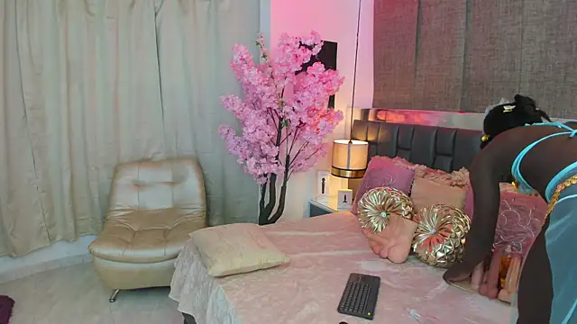 IsseyMz online show from December 2024 04:56:01 AM