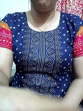 Snapshot of Priya_Boudi chatting on October 2025 06:09:01 PM Priya Boudi online show from October 2025 06:09:01 PM