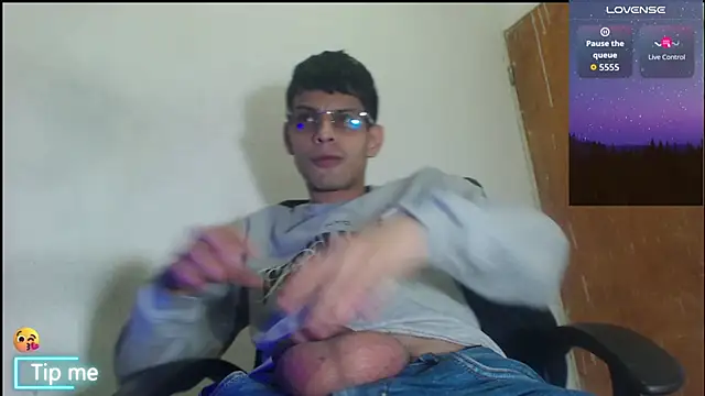 GrayHornyX online show from April 2026 08:20:01 PM