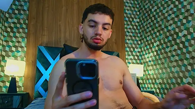 Snapshot of Michael_magno chatting on October 2025 07:47:02 PM Michael magno online show from October 2025 07:47:02 PM