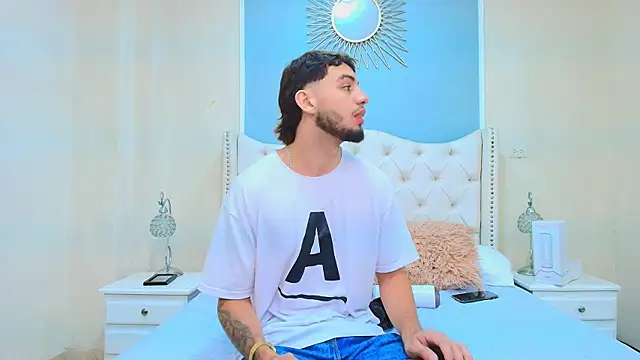 Snapshot of Michael_magno chatting on November 2025 07:58:01 PM Michael magno online show from November 2025 07:58:01 PM