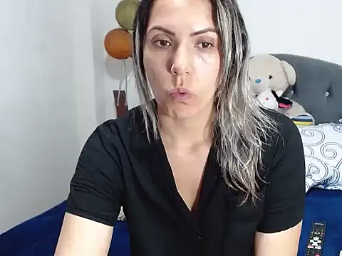 Snapshot of Chantal_hott chatting on December 2024 08:47:01 PM Chantal hott online show from December 2024 08:47:01 PM