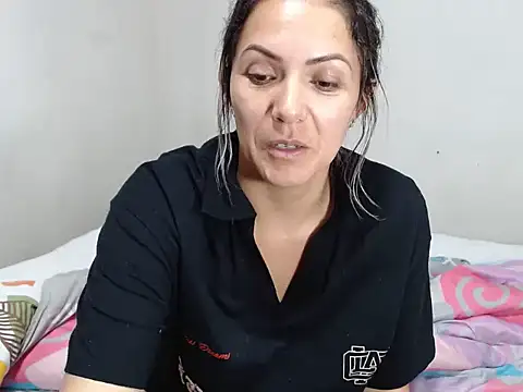 Snapshot of Chantal_hott chatting on January 2025 06:20:01 AM Chantal hott online show from January 2025 06:20:01 AM