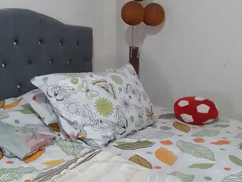 Snapshot of Chantal_hott chatting on March 2025 01:52:02 AM Chantal hott online show from March 2025 01:52:02 AM