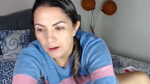 Snapshot of Chantal_hott chatting on September 2025 02:53:02 PM Chantal hott online show from September 2025 02:53:02 PM