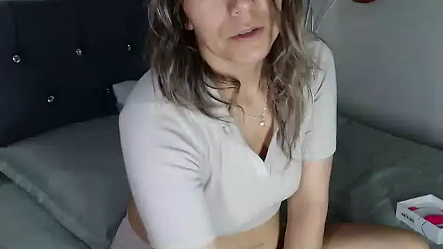 Snapshot of Chantal_hott chatting on October 2025 08:41:01 PM Chantal hott online show from October 2025 08:41:01 PM