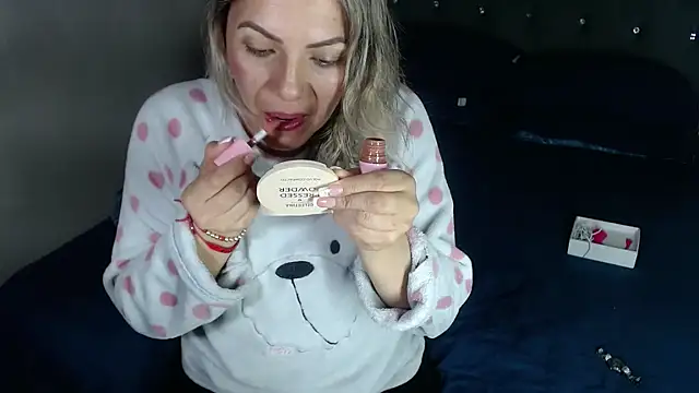 Chantal hott online show from March 2026 07:33:01 PM